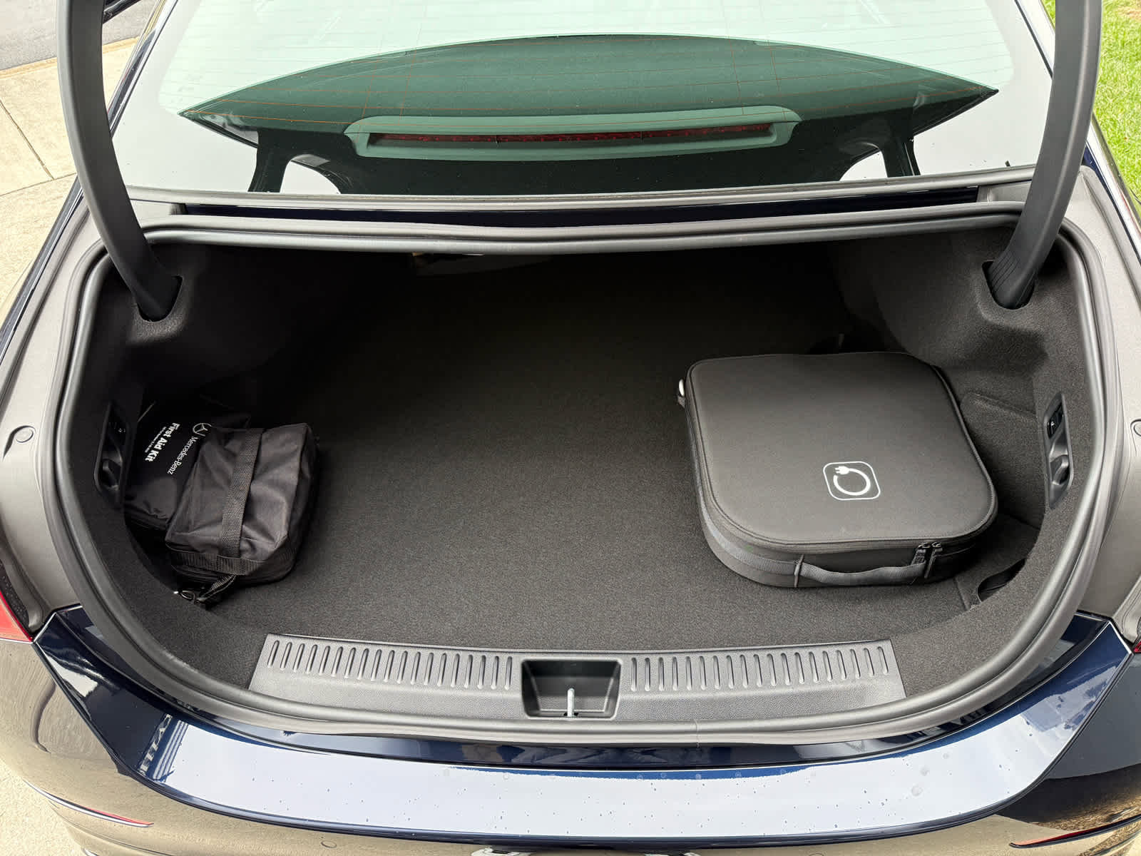 New 2026 Mercedes-Benz E 53 AMG e 4MATIC Sedan image 36