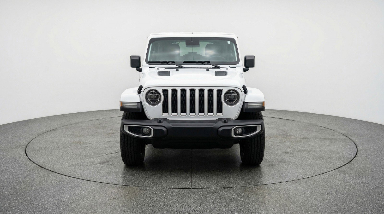 Used 2025 Jeep Wrangler Sahara image 2