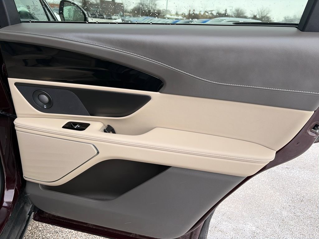 Used 2025 Lincoln Nautilus Premier w/ Equipment Group 102A image 31