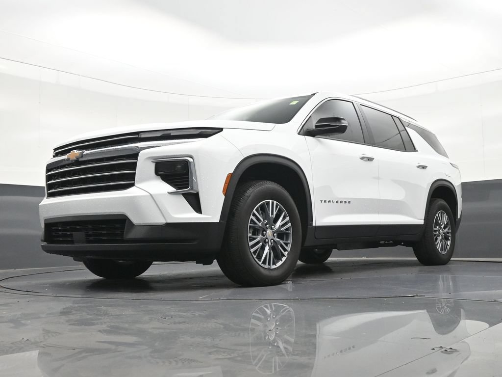 Used 2026 Chevrolet Traverse LT FWD image 24