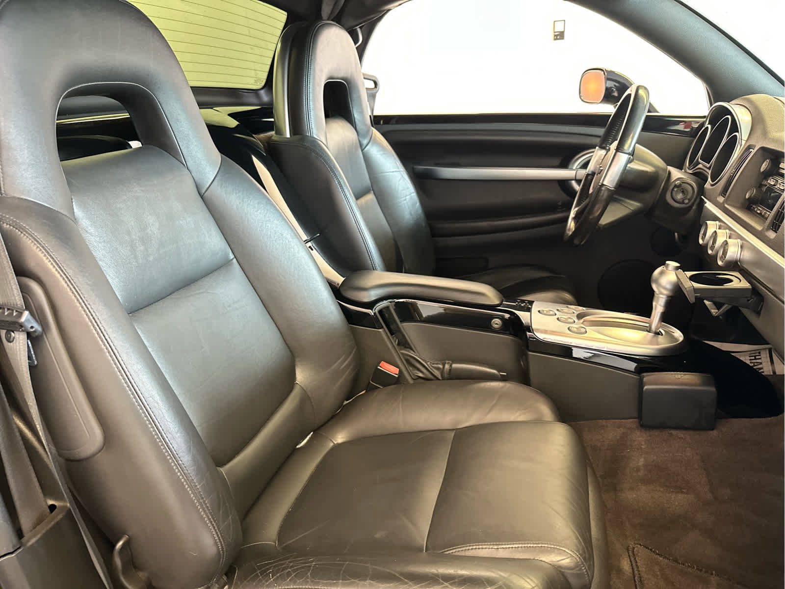 Used 2004 Chevrolet SSR w/ Preferred Equipment Group RWD image 24