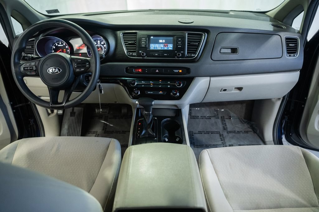 Used 2018 Kia Sedona LX FWD image 16