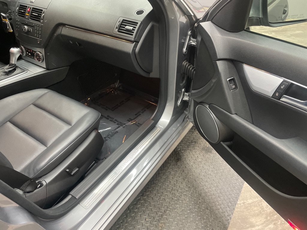 Used 2008 Mercedes-Benz C 300 Sedan image 33