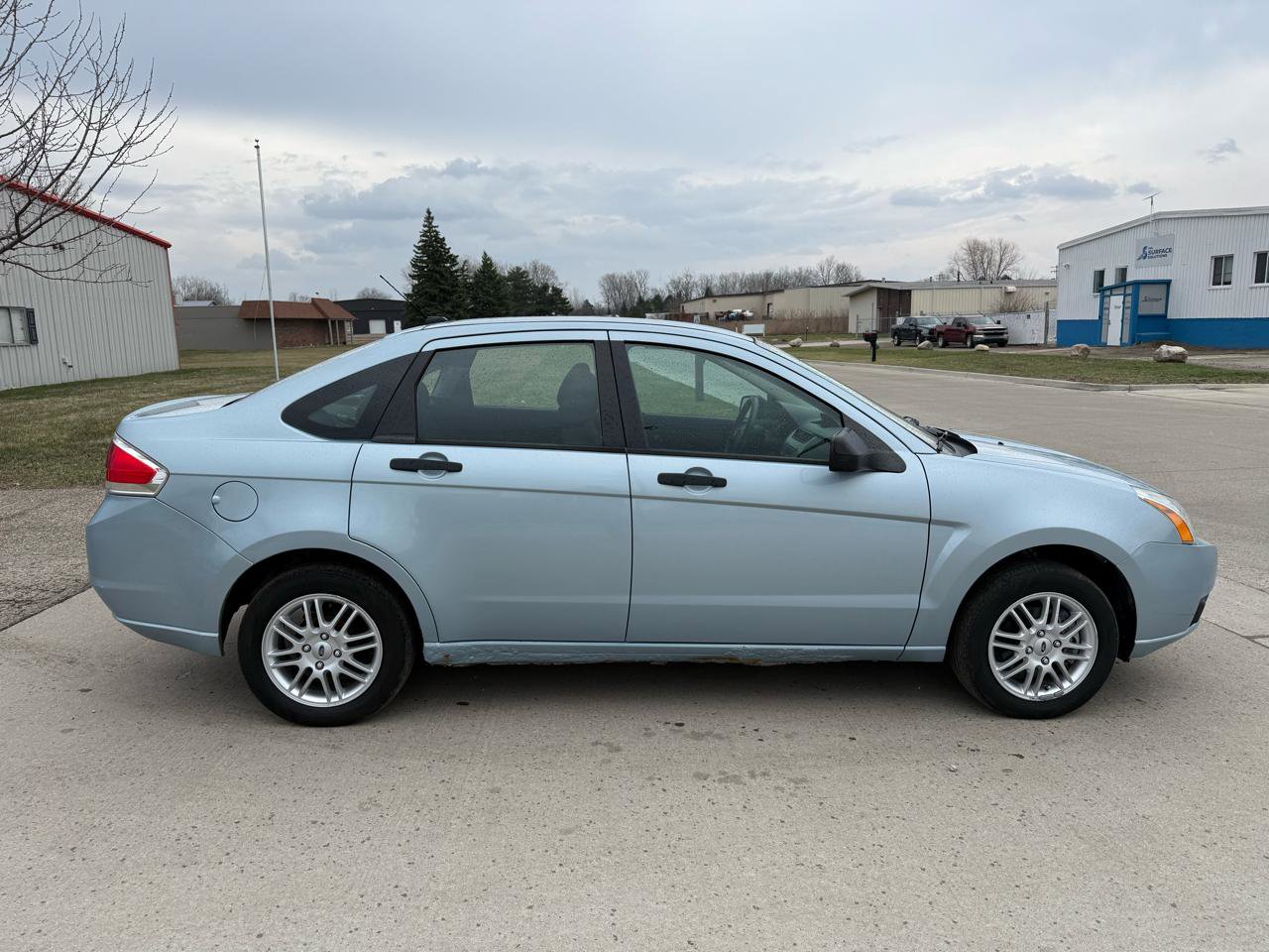 Used 2009 Ford Focus SE FWD image 4