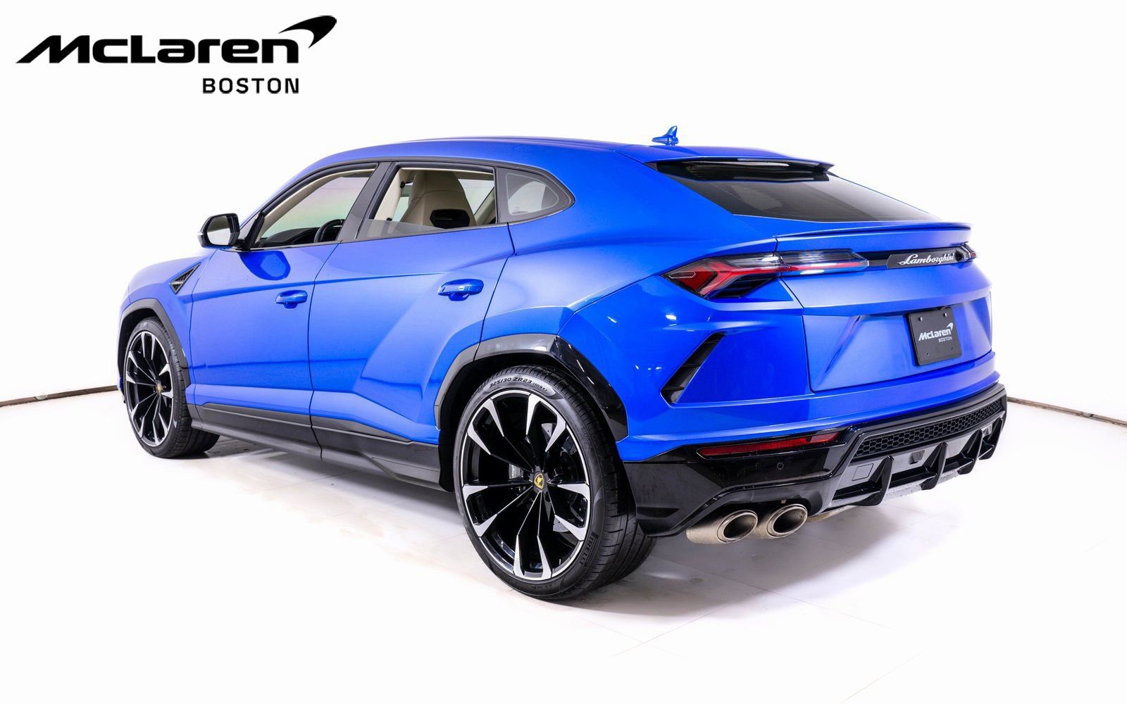 Used 2021 Lamborghini Urus image 3