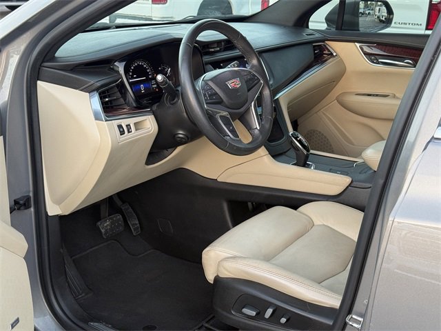 Used 2017 Cadillac XT5 Luxury image 13