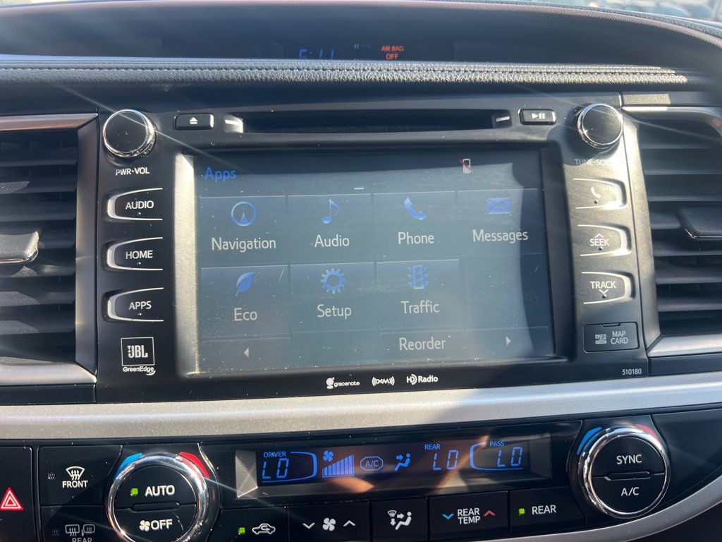 Used 2017 Toyota Highlander Limited AWD/4WD image 37