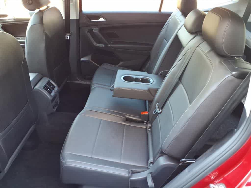 Used 2020 Volkswagen Tiguan SE image 9
