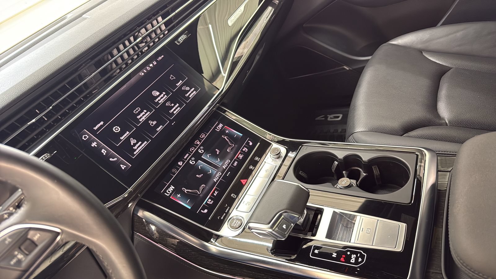 Used 2022 Audi Q7 3.0T Prestige AWD/4WD image 18