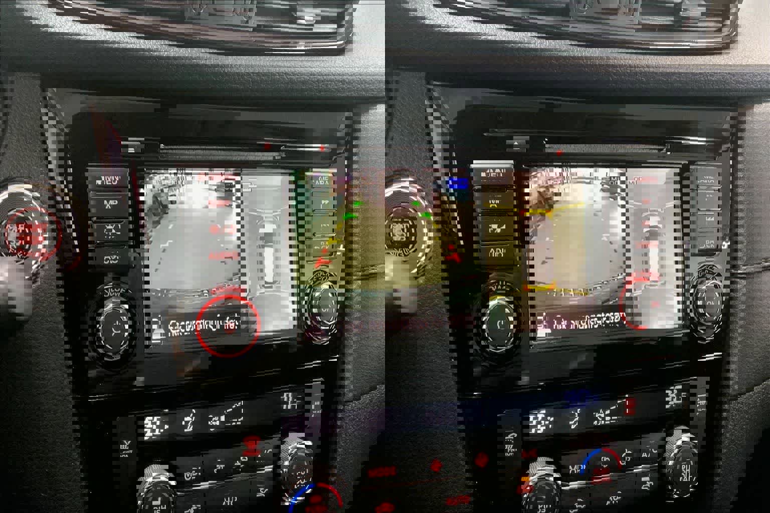 Used 2018 Nissan Rogue SV w/ Premium Package image 24