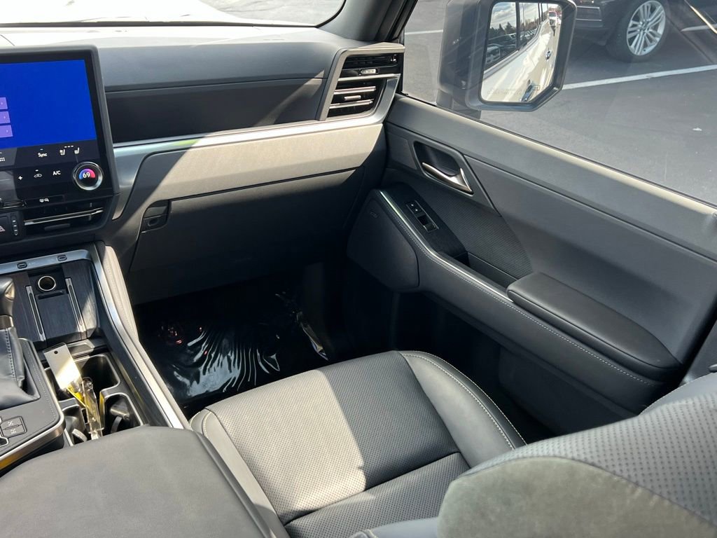 Used 2024 Lexus GX 550 AWD/4WD image 18