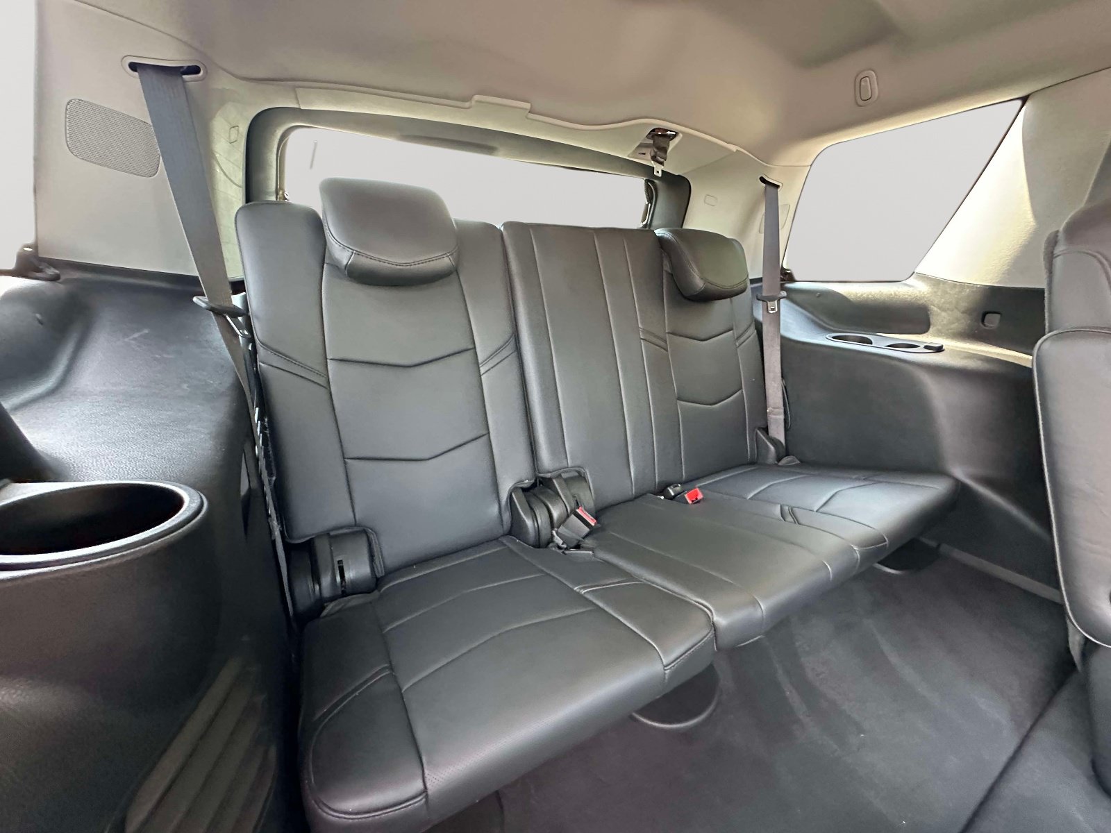 Used 2019 Cadillac Escalade Premium Luxury w/ LPO, Radiant Package AWD/4WD image 33