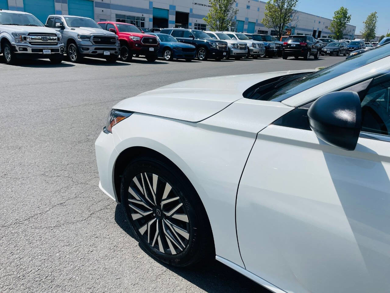 Used 2025 Nissan Altima 2.5 SV image 13
