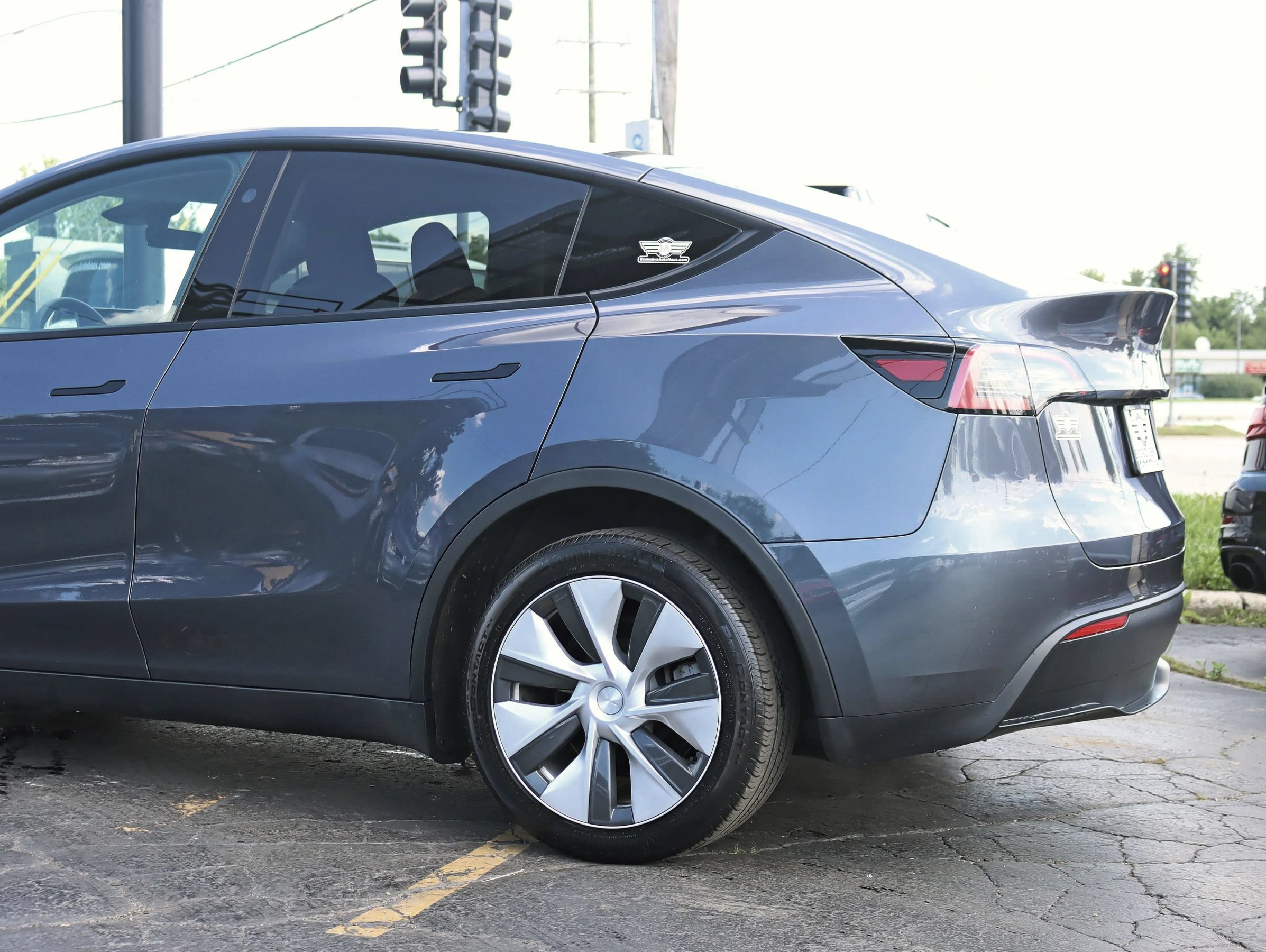 Used 2023 Tesla Model Y Long Range AWD/4WD image 12