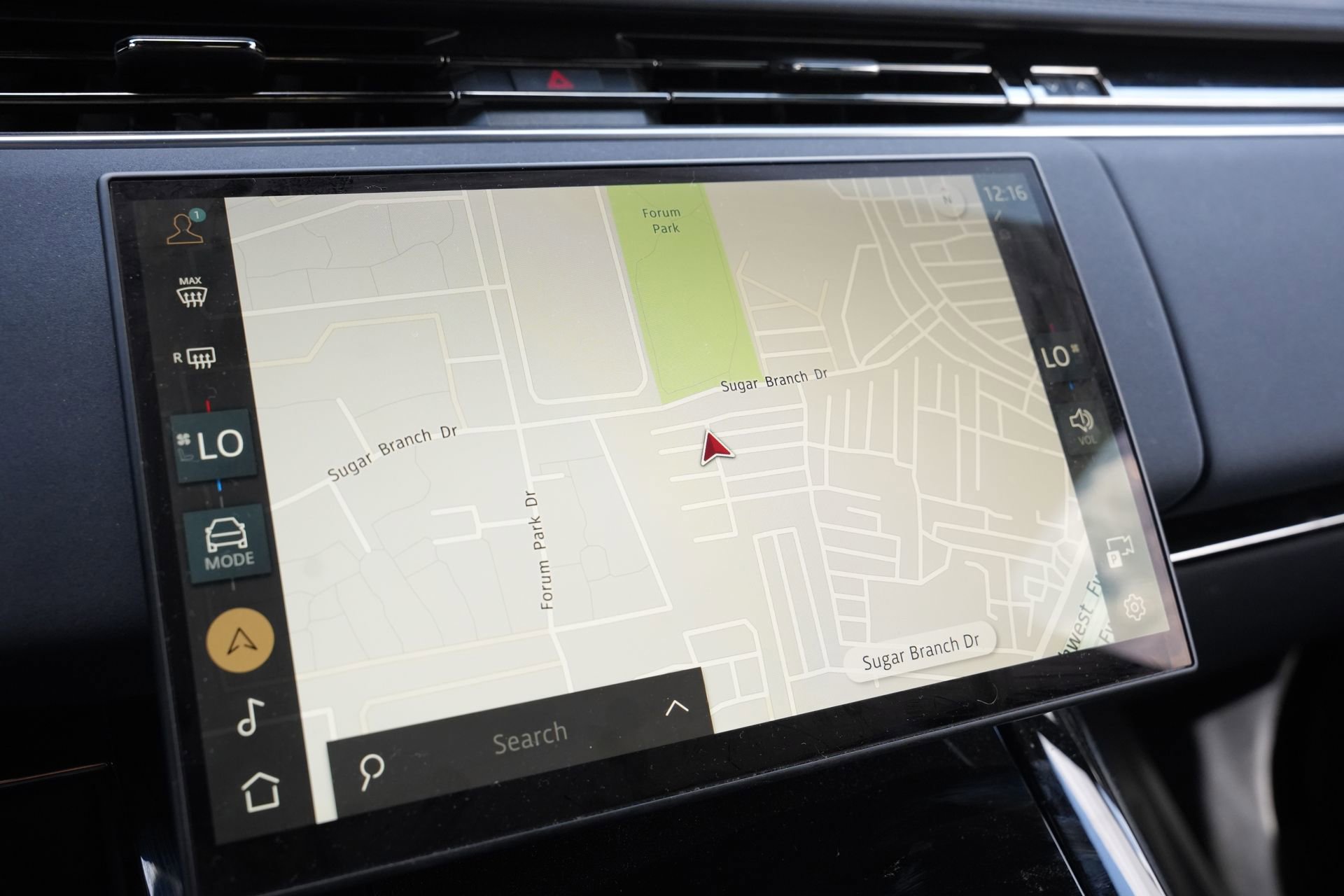 Used 2024 Land Rover Range Rover Sport SE image 12