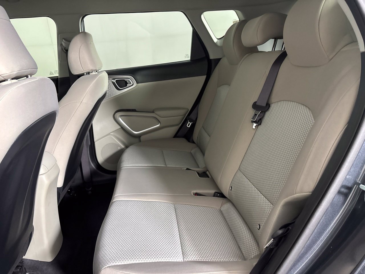 Used 2025 Kia Soul LX FWD image 23