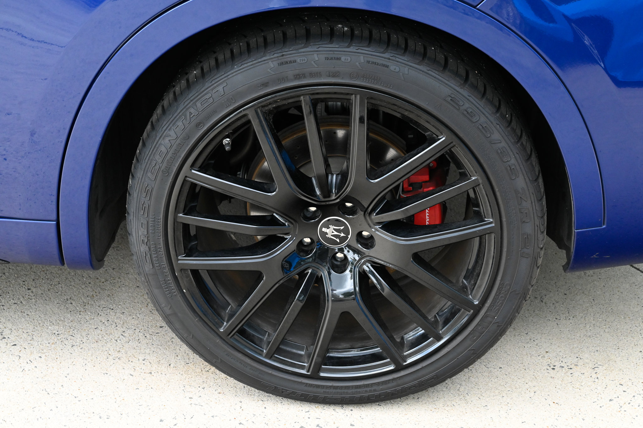 Used 2023 Maserati Levante Trofeo AWD/4WD image 10
