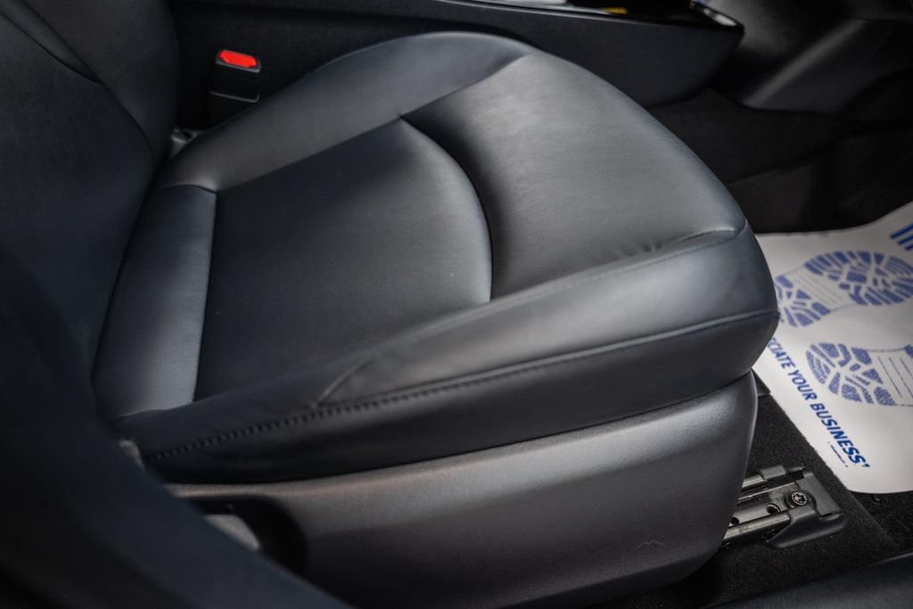 Certified 2021 Toyota Prius FWD image 37