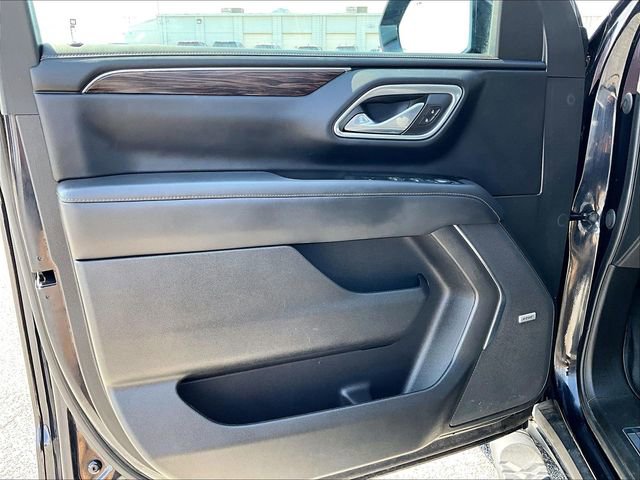 Used 2023 Chevrolet Suburban Z71 w/ Z71 Off-Road Package AWD/4WD image 9