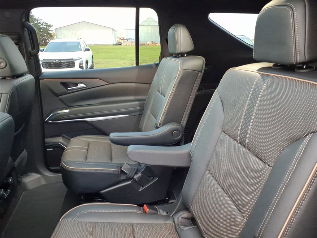 New 2026 Chevrolet Traverse High Country image 9