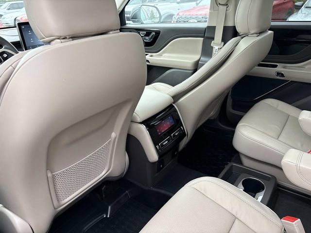 Certified 2023 Lincoln Aviator Reserve w/ Equipment Group 201A image 17