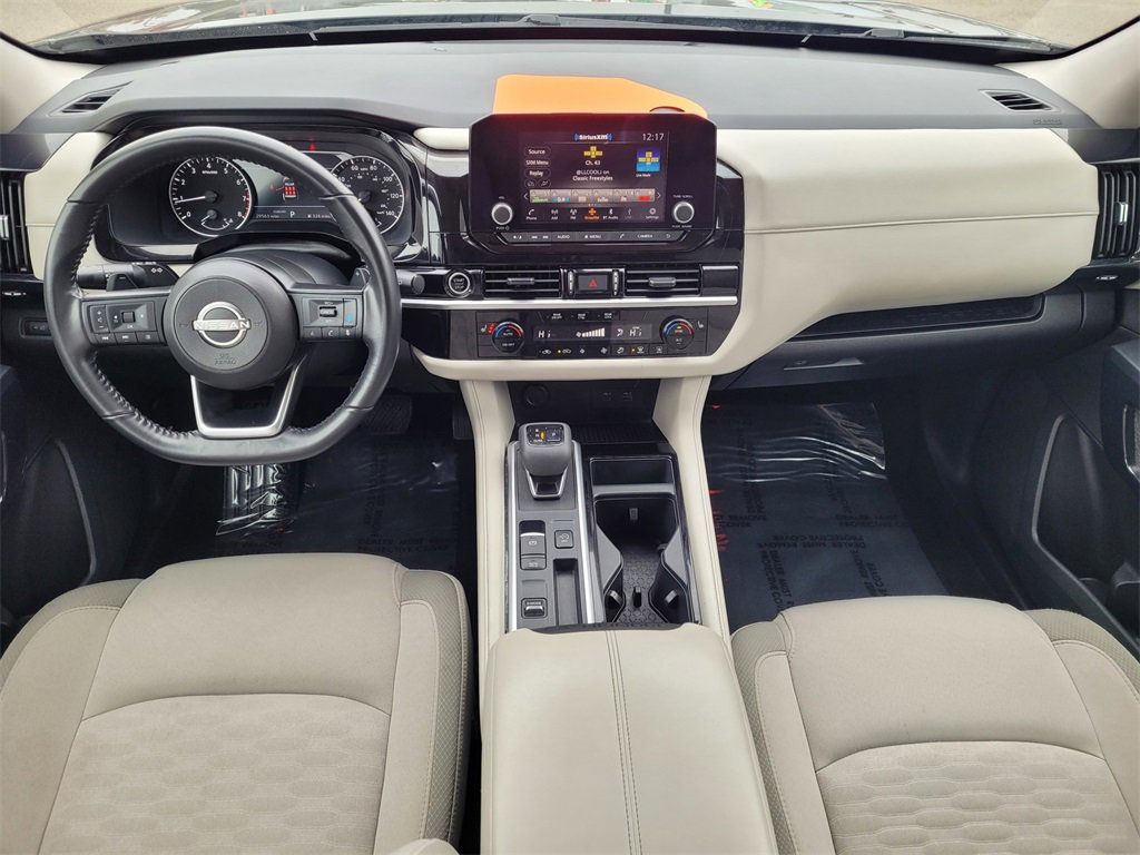 Used 2024 Nissan Pathfinder SV image 9