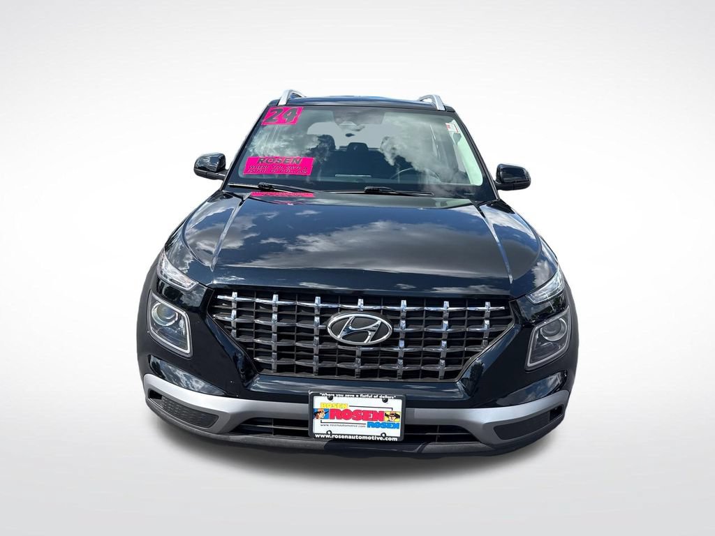 Used 2024 Hyundai Venue SEL FWD image 8