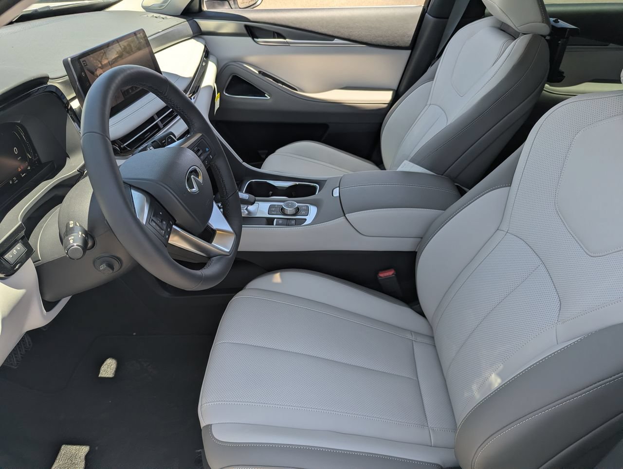 New 2027 INFINITI QX60 Luxe w/ Family Package AWD/4WD image 12