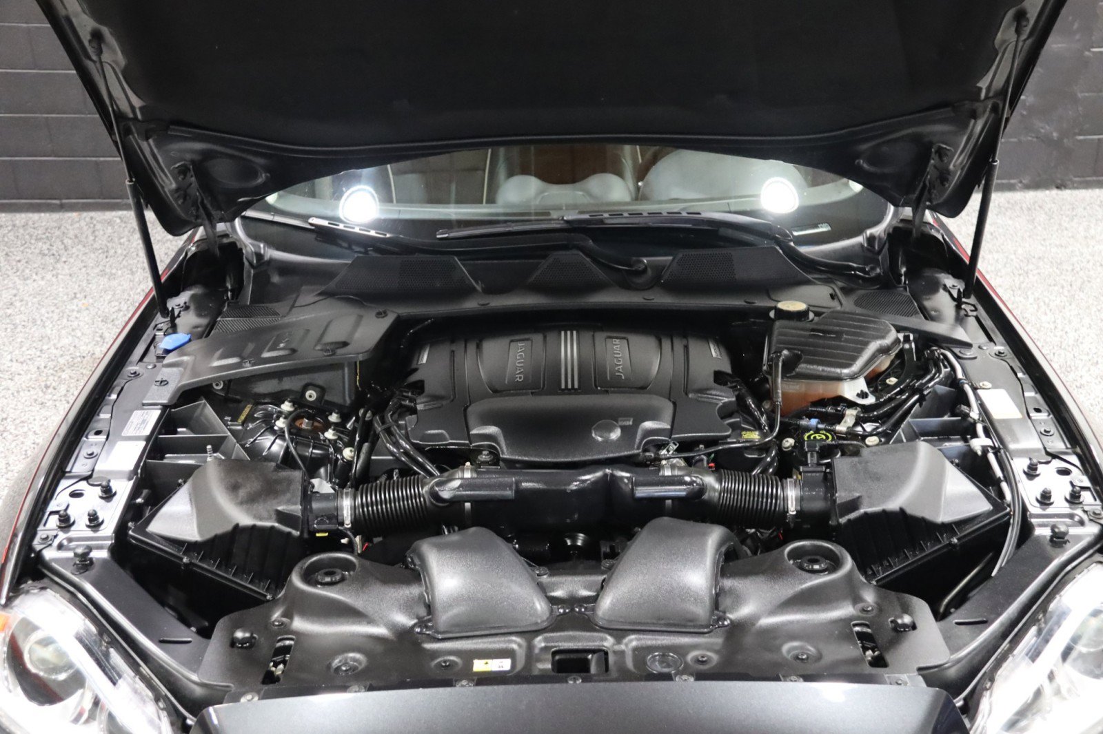 Used 2014 Jaguar XJ L Portfolio image 14