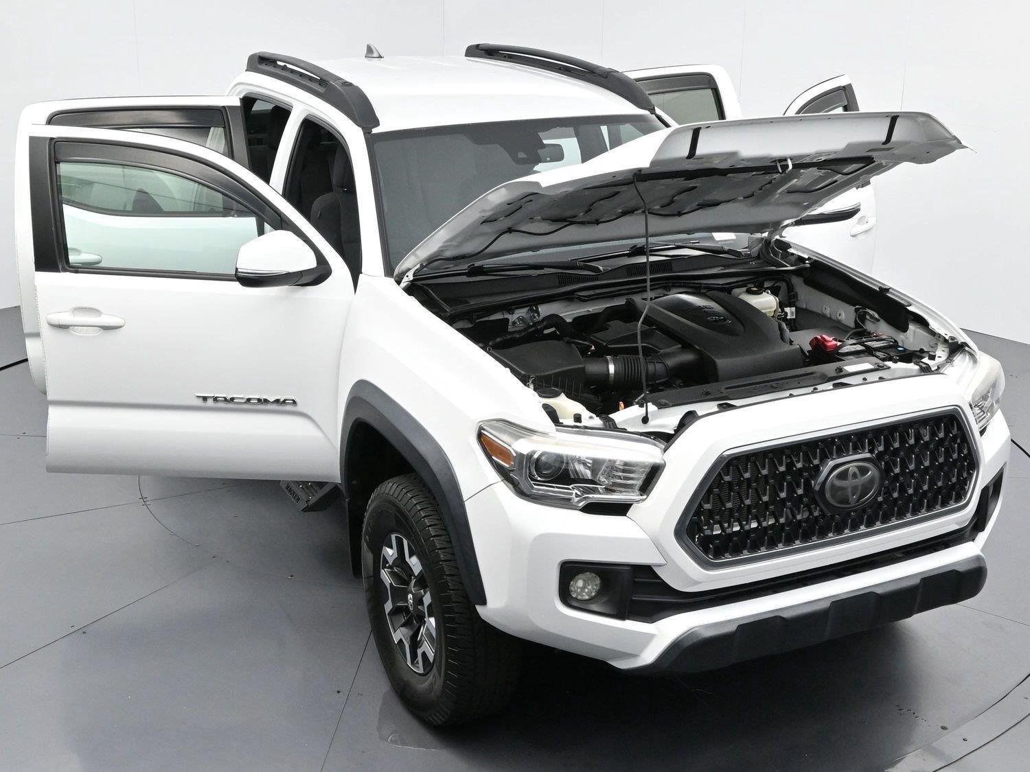 Used 2018 Toyota Tacoma TRD Off-Road AWD/4WD image 41