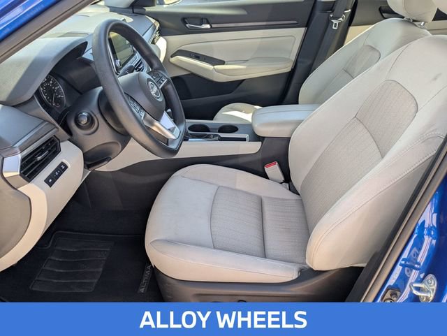 Used 2025 Nissan Altima 2.5 SV image 13