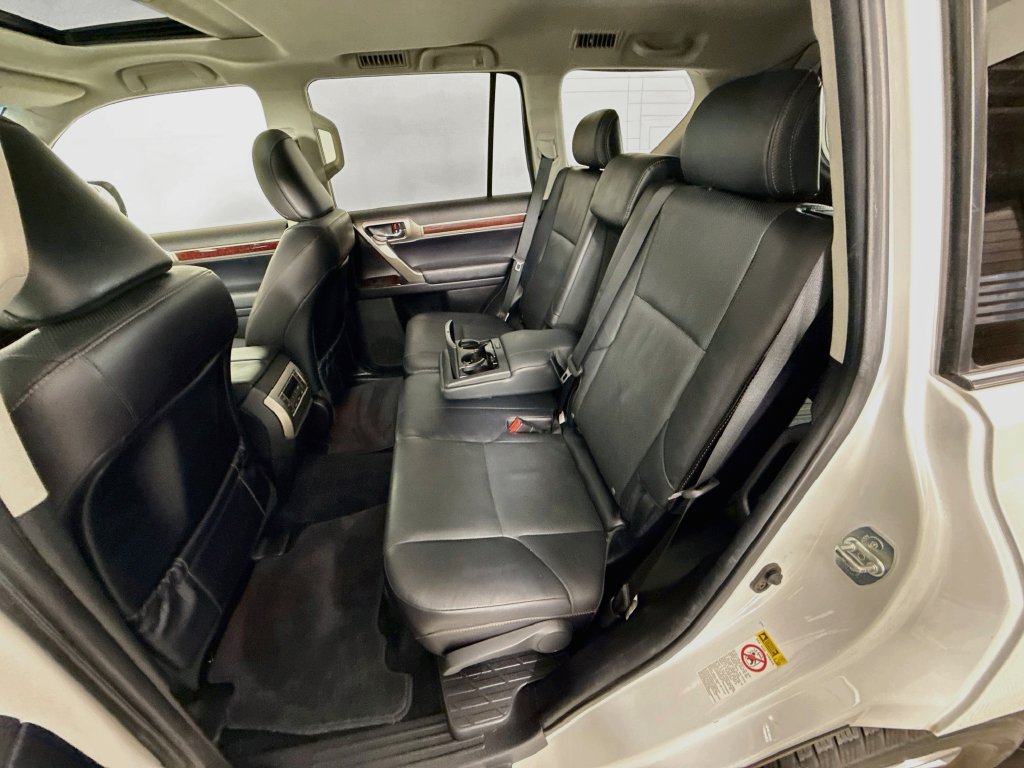 Used 2018 Lexus GX 460 Premium w/ Premium Package AWD/4WD image 25
