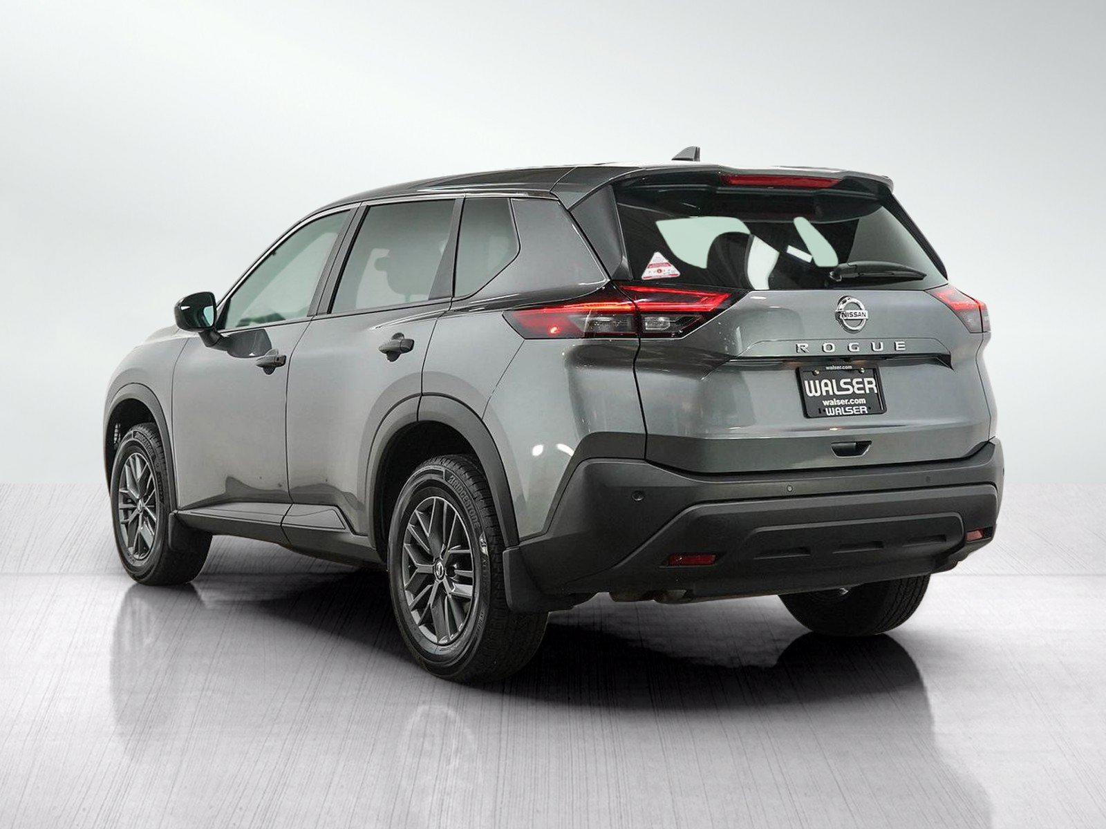 Used 2021 Nissan Rogue S FWD image 3