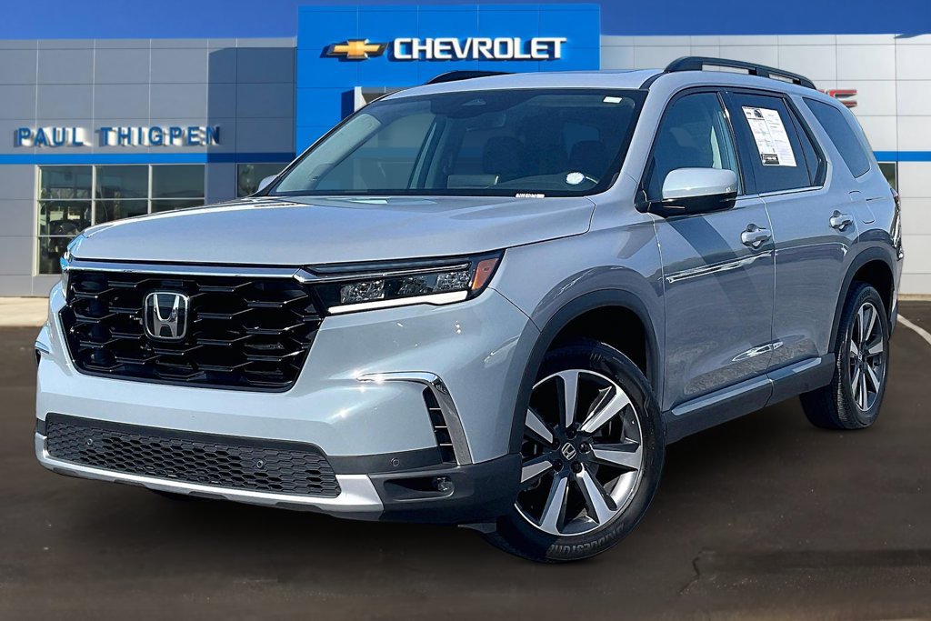 Used 2025 Honda Pilot Touring image 3
