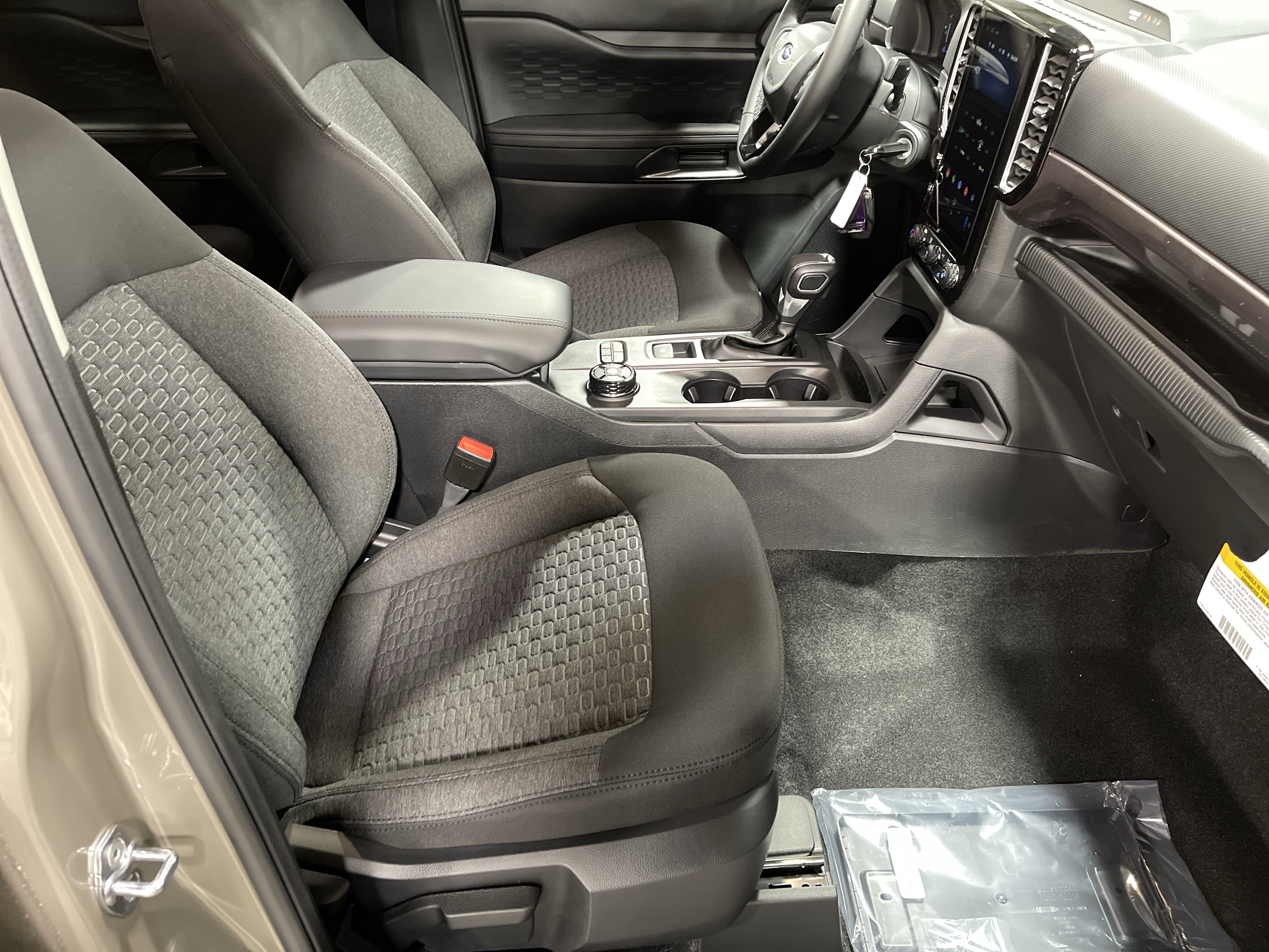 New 2025 Ford Ranger XLT w/ Black Appearance Package image 15