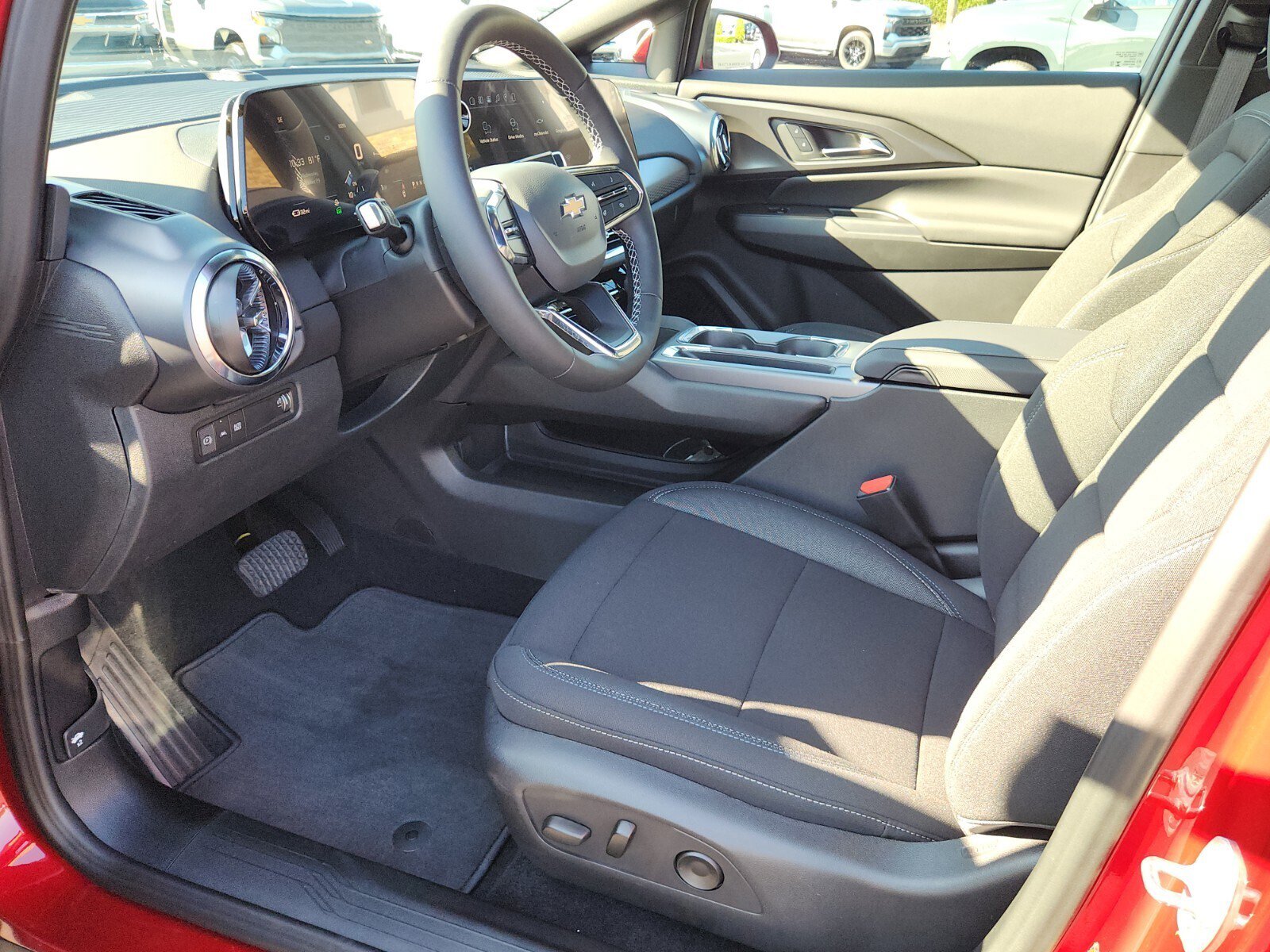 New 2026 Chevrolet Equinox EV LT w/ Comfort Package AWD/4WD image 6