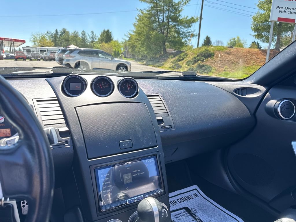Used 2005 Nissan 350Z Touring RWD image 22