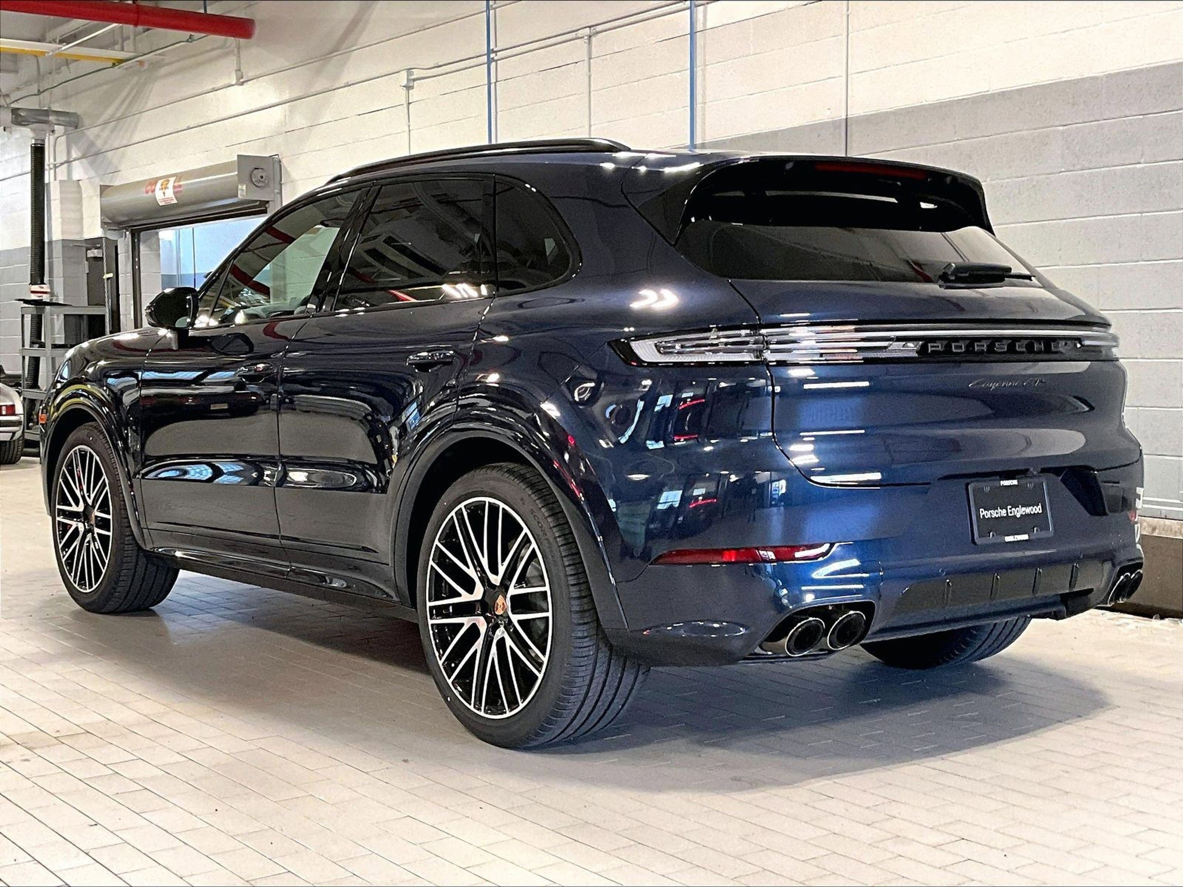 New 2026 Porsche Cayenne GTS image 3