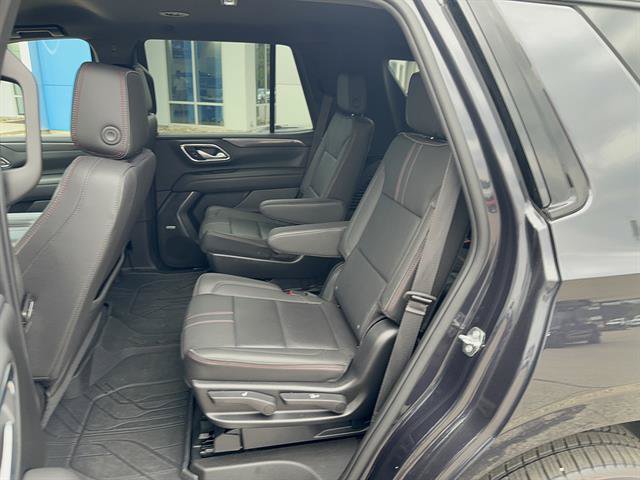 Used 2022 Chevrolet Tahoe RST w/ Luxury Package AWD/4WD image 11