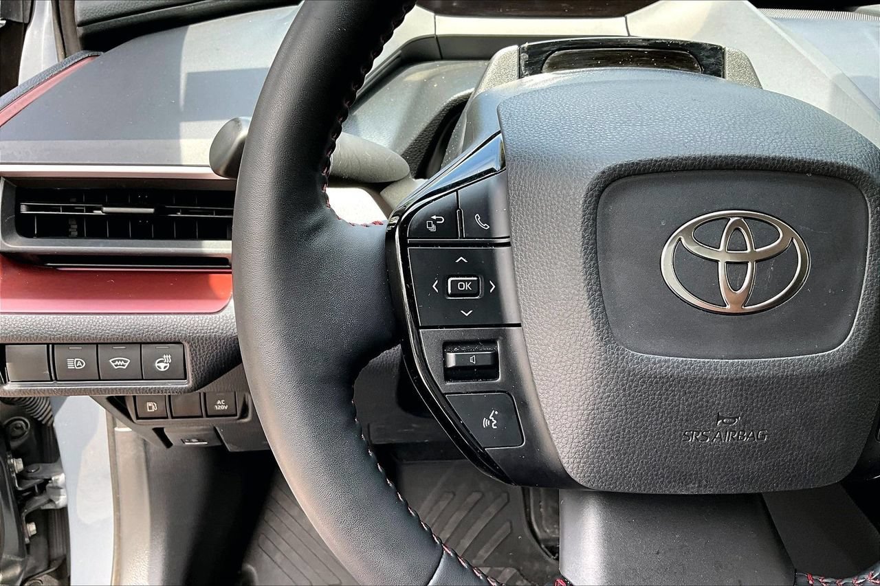 Used 2024 Toyota Prius Prime FWD image 10