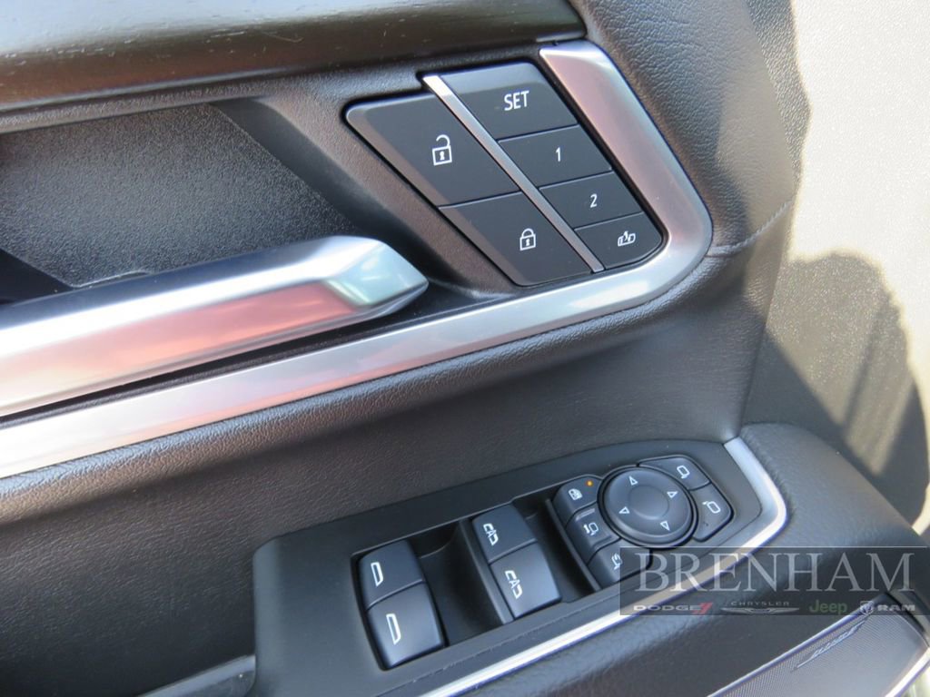 Used 2025 GMC Sierra 3500 Denali w/ Technology Package image 16