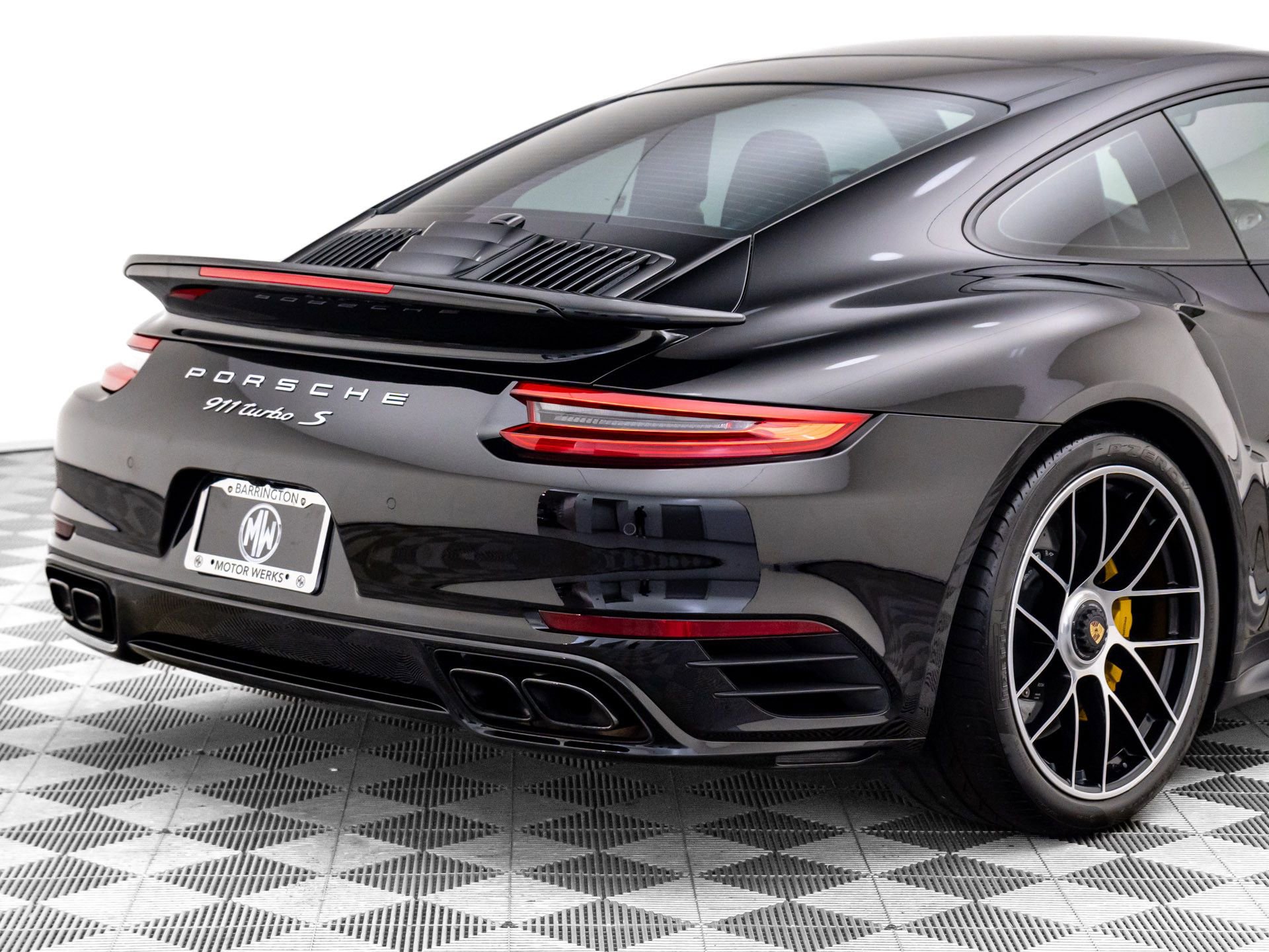 Used 2017 Porsche 911 Turbo S image 33