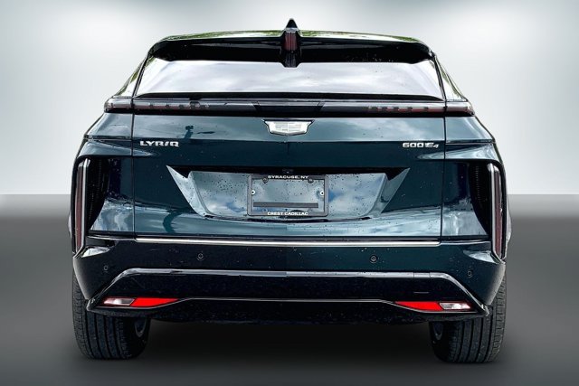 Used 2024 Cadillac Lyriq Luxury AWD/4WD image 3