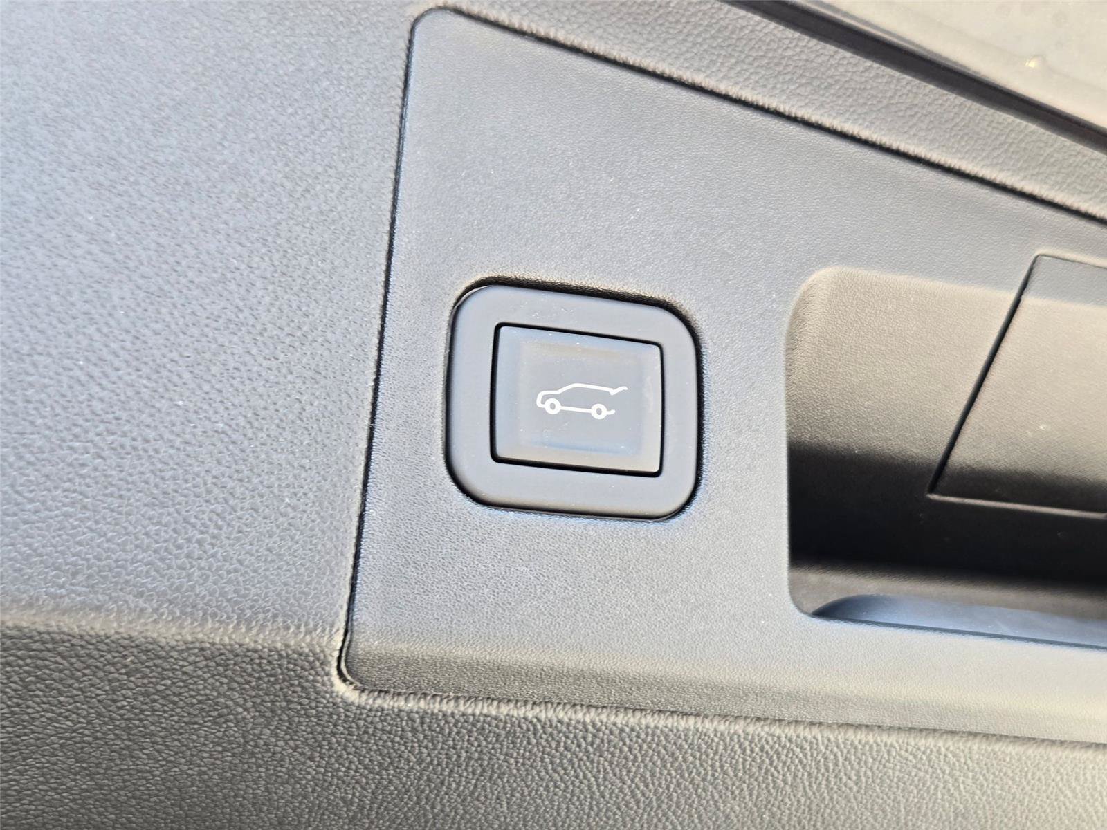 New 2026 Cadillac XT5 Premium Luxury w/ Driver Assist Package FWD image 32