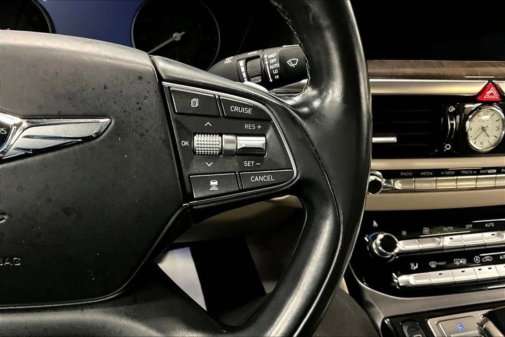 Used 2018 Genesis G90 3.3T Premium image 12