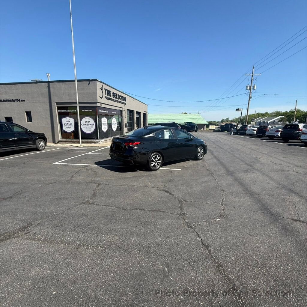 Used 2021 Nissan Versa SV FWD image 17