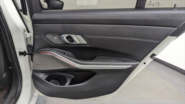 Used 2022 BMW M3 w/ M Carbon Exterior Package RWD image 21