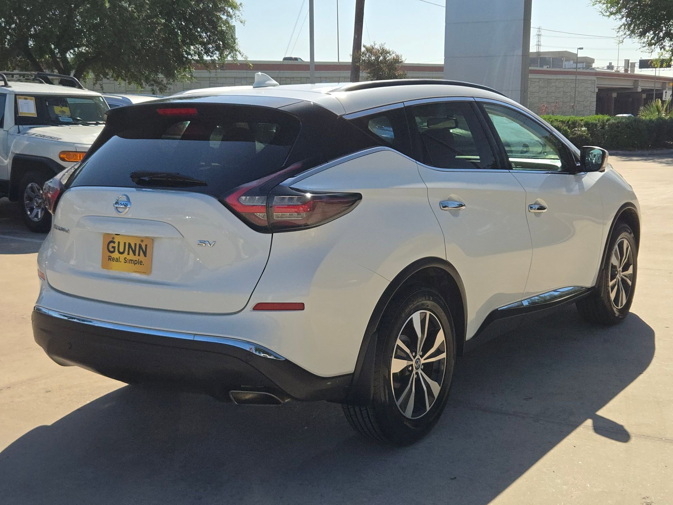 Used 2019 Nissan Murano SV w/ Premium Package FWD image 3
