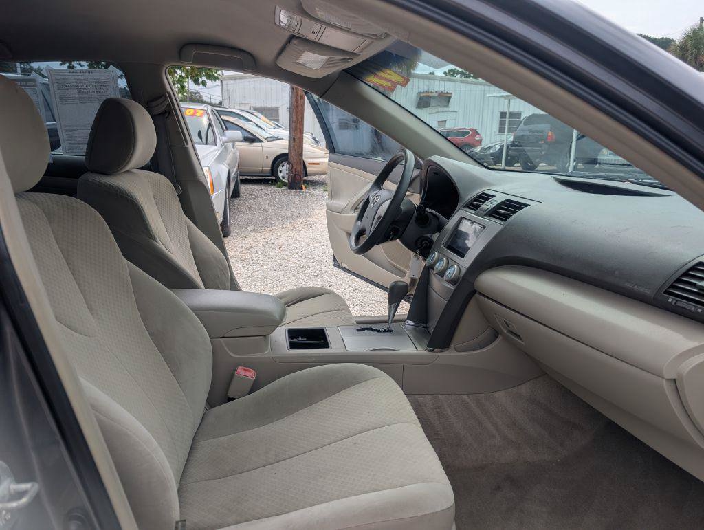 Used 2009 Toyota Camry SE FWD image 13