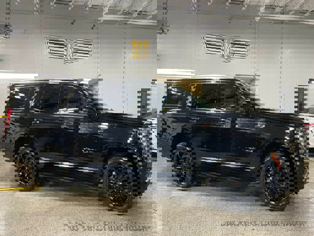 Used 2026 GMC Yukon Elevation image 2